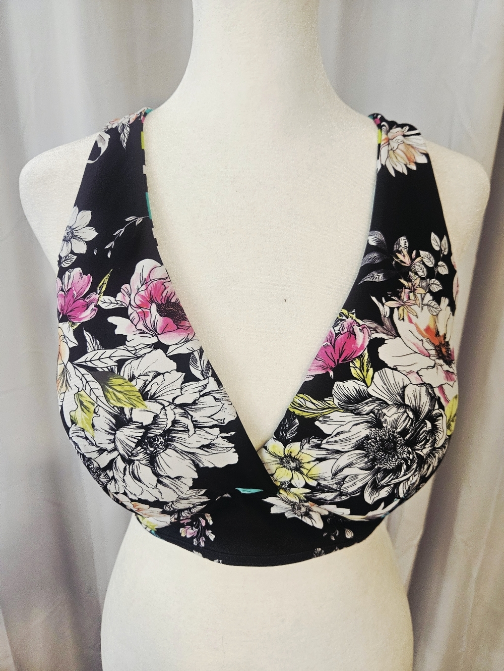 Torrid Floral Or Striped Reversible Bikini Top - Size 2 or XXL - Picture 2 of 5